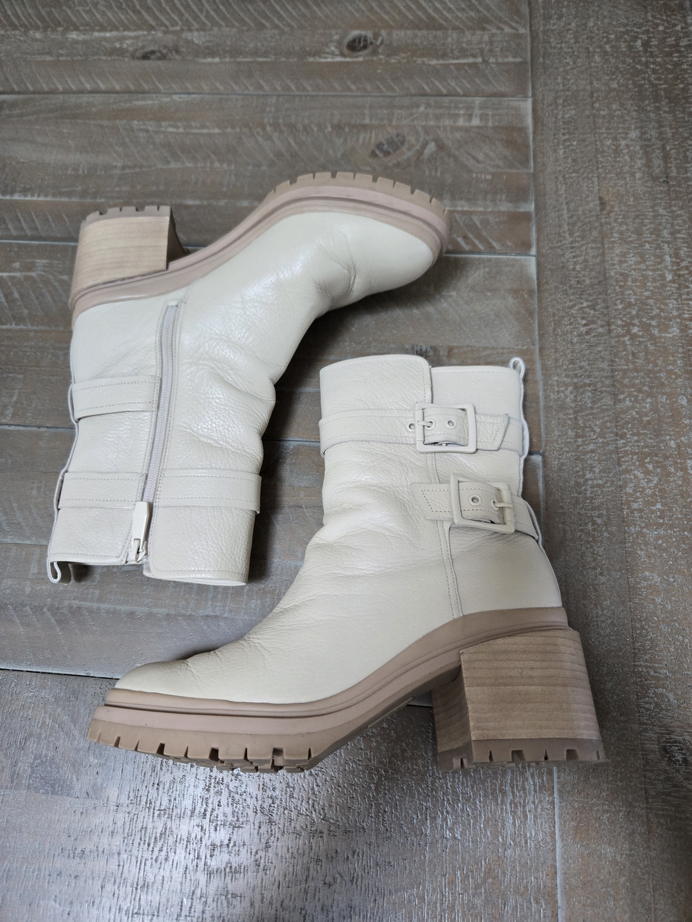 Naturalizer Trina Lug Sole Ankle Boots - Picture 3 of 9